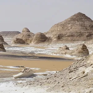 Matar limestone mountains, Northern White Desert