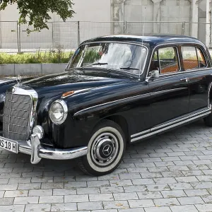 Mercedes 220s with special number plate for vintage cars Mercedes 220s with special number plate for vintage cars