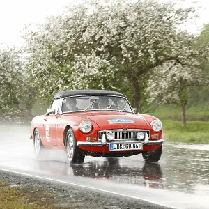 MG B in the rain, built in 1966