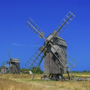 The mills of Lerkaka, five historic windmills The mills of Lerkaka, five historic windmills