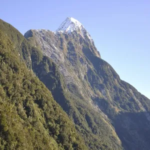 Mitre Peak, Milford Sound, Fiordland Mitre Peak, Milford Sound, Fiordland