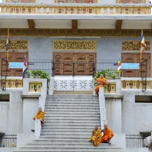Monks in front of Wat Ounalom, Phnom Penh