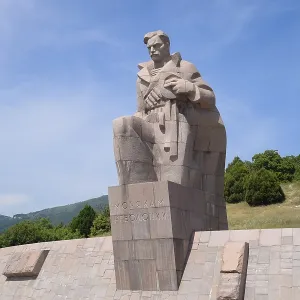 Monument to sailors, Defenders of the Revolution
