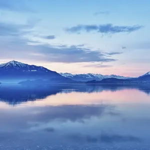 Morning atmosphere at Lake Zug Morning atmosphere at Lake Zug
