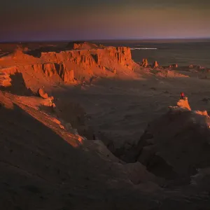 Morning in Flaming cliffs. Looks like another planet