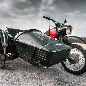 Motorbike with sidecar, classic car