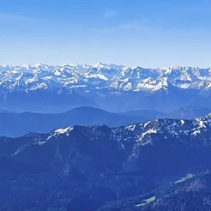 Mountain panorama near Bad Toelz with views over the Karwendel and Wetterstein mountains to the Alpspitze Mountain panorama near Bad Toelz with views over the Karwendel and Wetterstein mountains to the Alpspitze