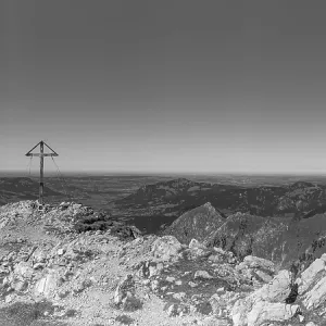 Mountain panorama with summit cross from GroBer Dumb Mountain panorama with summit cross from GroBer Dumb