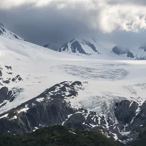Mountain peak with Worthington Glacier glacier