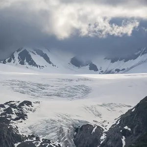 Mountain peak with Worthington Glacier glacier