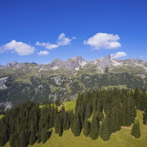 Mountain range with the three Schafalpenkoepfe