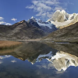 Mountain reflection in Laguna Mitucocha Mountain reflection in Laguna Mitucocha
