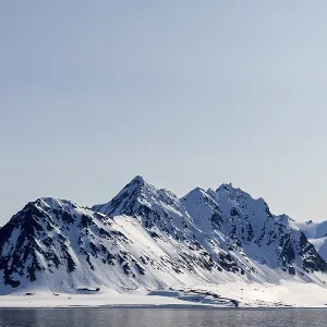 Mountain tops, snow, sea, Smeerenburg
