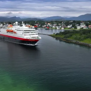 MS Nordnorge ship, Hurtigruta Bronoysund MS Nordnorge ship, Hurtigruta Bronoysund