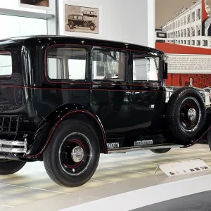 Museum mobile, Audi Museum, A black classic vintage car on display in a car museum Museum mobile, Audi Museum, A black classic vintage car on display in a car museum