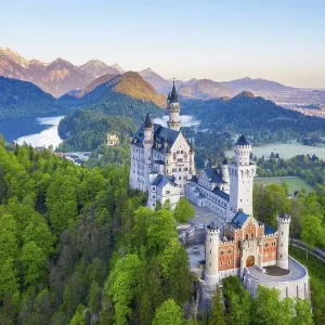 Neuschwanstein Castle, Hohenschwangau Castle