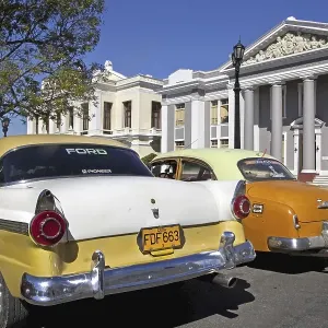 Old 1950s vintage American cars