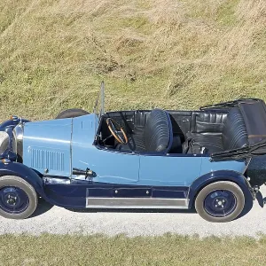 Oldtimer Citroen B10 with top down