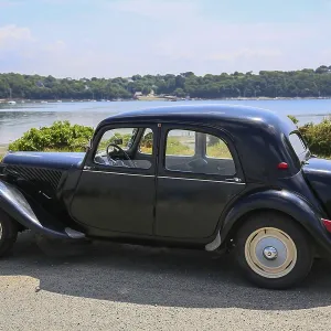 Oldtimer Citroen Traction 11 BL legere from 1957 in black