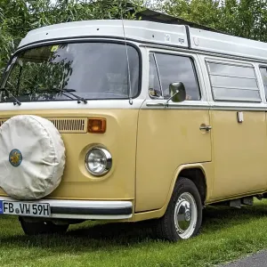 Oldtimer Volkswagen type 2 as camping bus