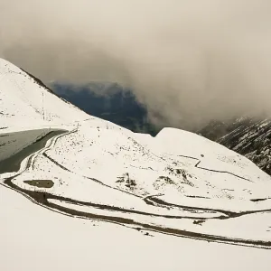 Another onset of winter in May