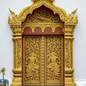 Ornate gilded door, Wat Choumkhong Ornate gilded door, Wat Choumkhong