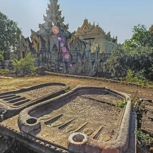 Pagoda and symbolic footprints of Buddha Pagoda and symbolic footprints of Buddha