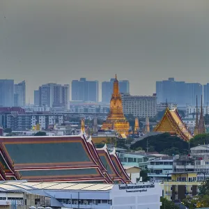 Panorama from Golden Mount to the illuminated Wat Ratchabophit