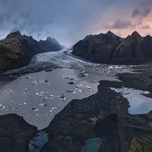 Vue panoramique du parc national de Vatnajokull au coucher du soleil