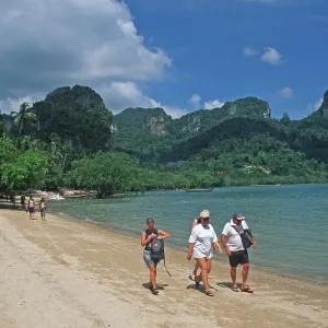 People, beach, Railay East, two years in front of the tsunami People, beach, Railay East, two years in front of the tsunami