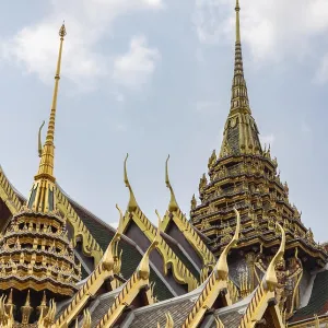 A picture of the Royal Hall of Dusit Maha Prasat at the Grand Palace A picture of the Royal Hall of Dusit Maha Prasat at the Grand Palace
