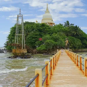 Pigeon Island with the Paravi Dupatha Buddhist temple Pigeon Island with the Paravi Dupatha Buddhist temple
