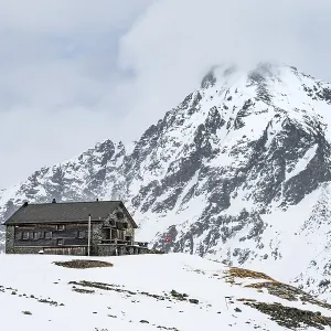 Piz Bever, winter in the mountains
