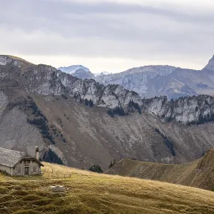 Plan d'Areie, hut, with mountain panorama of the Vaud Alps