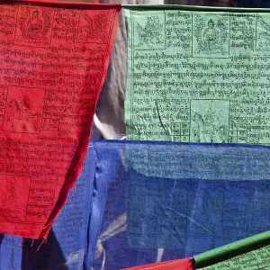 Prayer flags at Trumshingla pass