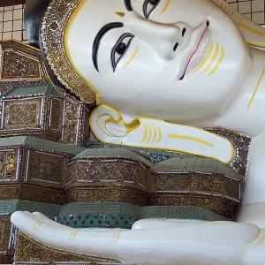 Reclining Shwethalyaung Buddha from the 10th century in Bago