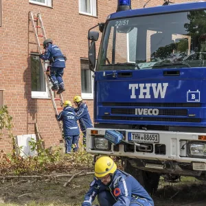 Rescue and recovery of people after a drone attack on residential buildings in a civil defence scenario