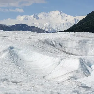 Root Glacier glacier and mountain peak Mount Blackburn