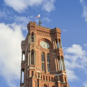 Rotes Rathaus, RathausstraBe