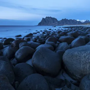 Round stones of Utakleiv, Vestvagoy