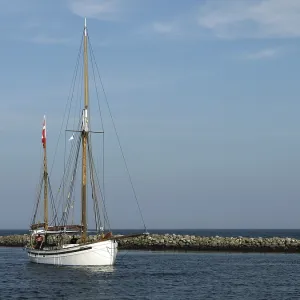 Sailing cutter Sailing cutter