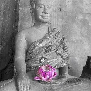 Sandstone Buddha statue, (Bhumispara mudra: Buddha Gautama at the moment of enlightenment)