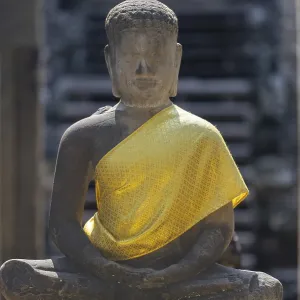Sandstone Buddha statue, (Dhyana-mudra: gesture of meditation)