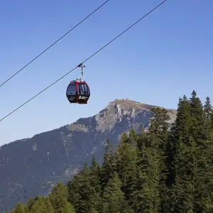 Sankt Gilgen am Wolfgangsee, Zwoelferhorn cable car with view of the Schafberg Sankt Gilgen am Wolfgangsee, Zwoelferhorn cable car with view of the Schafberg
