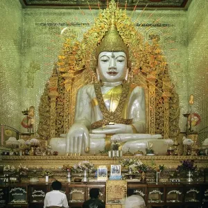 Seated Buddha statue, Kyauk Taw Gyi Pagoda Seated Buddha statue, Kyauk Taw Gyi Pagoda