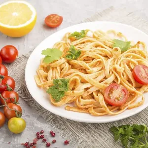 Semolina pasta with tomato pesto sauce Semolina pasta with tomato pesto sauce