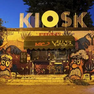 Shrill kiosk in the blue hour, Friedrichshain