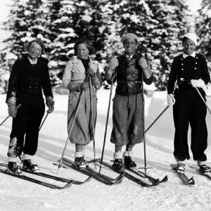 Skiing in the thirties, historic photgraph
