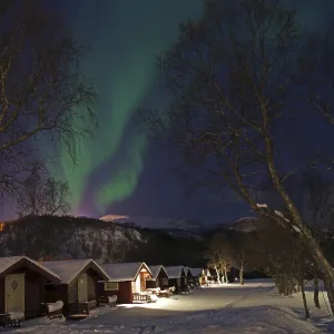 Small cabins and northern lights Small cabins and northern lights