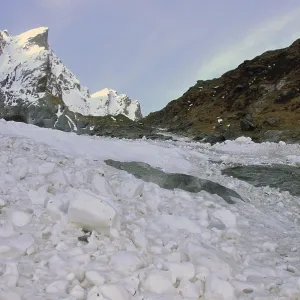 Small glacier in South Westland's Southern Alps Small glacier in South Westland's Southern Alps